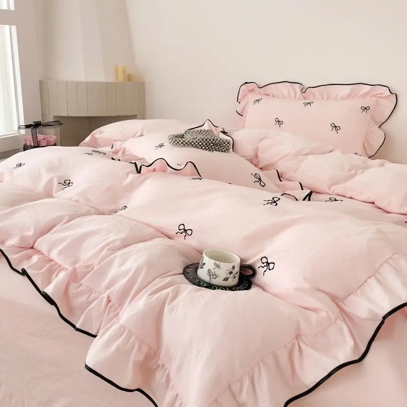 3-Piece Bow Embroidery Bedding Set – Duvet Cover with Pillowcases
