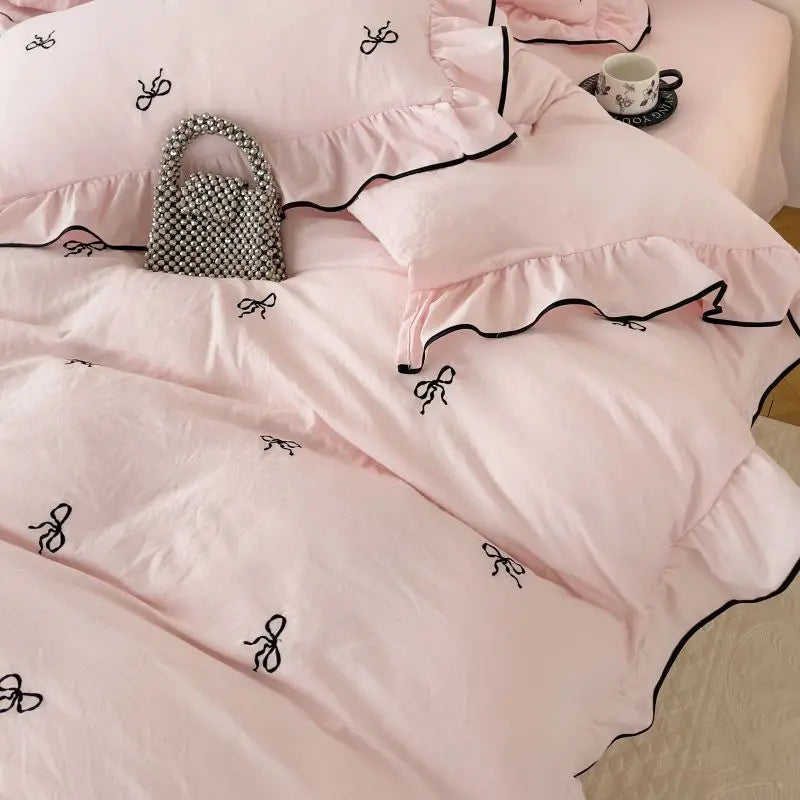 3-Piece Bow Embroidery Bedding Set – Duvet Cover with Pillowcases