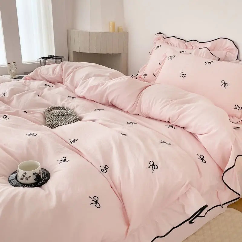 3-Piece Bow Embroidery Bedding Set – Duvet Cover with Pillowcases