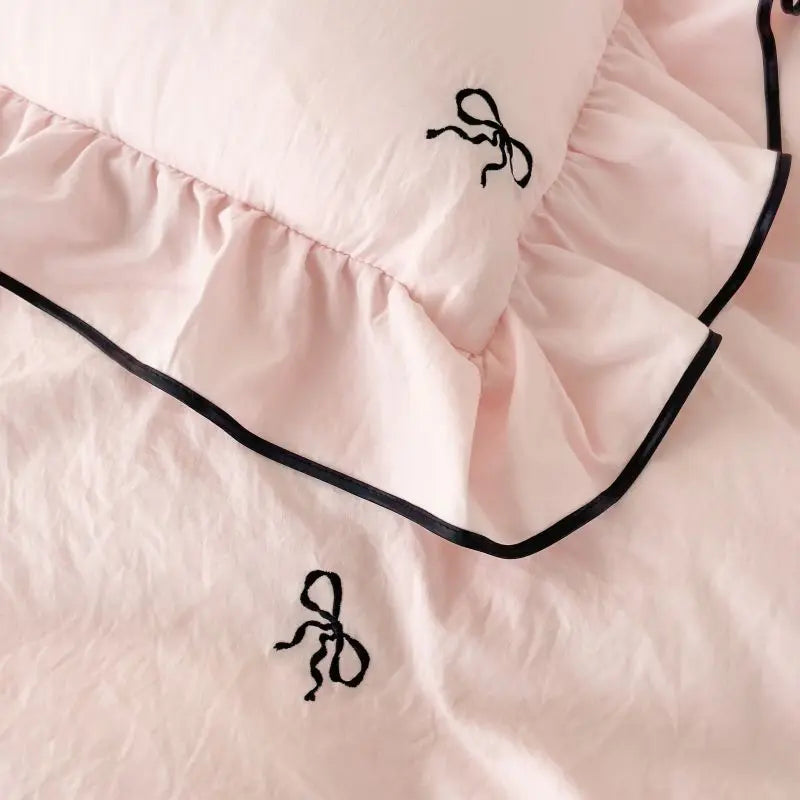 3-Piece Bow Embroidery Bedding Set – Duvet Cover with Pillowcases