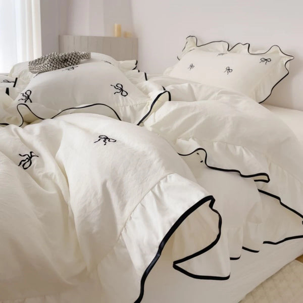 3-Piece Bow Embroidery Bedding Set – Duvet Cover with Pillowcases